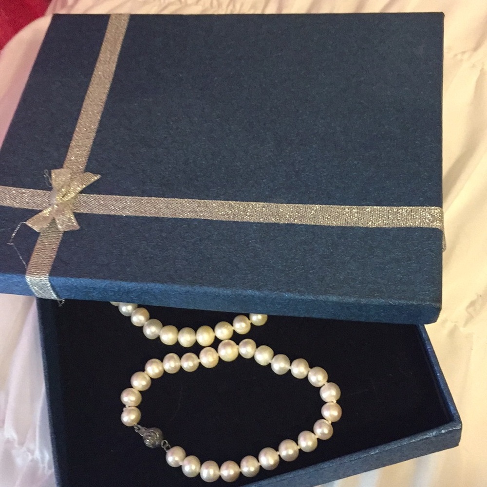 Jewelry Set - Picture 2 of 2